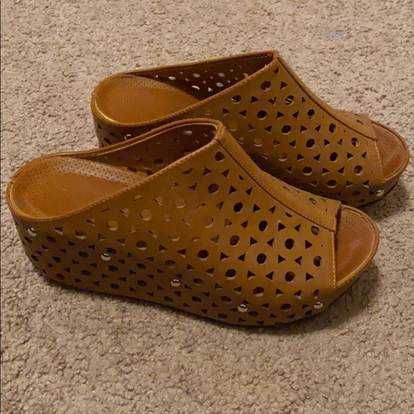 Shoes - Picture 2 of 5